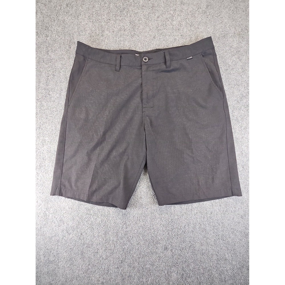 Travis Mathew Mens Black Shorts Size 36 Golf 10" Inseam Excellent 1791